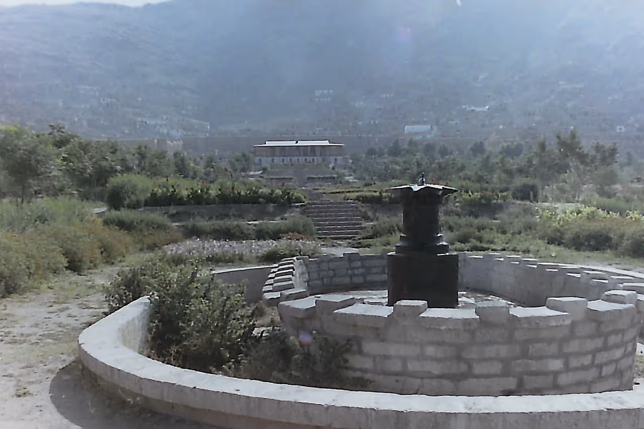 Walk the gardens of babur in Kabul
