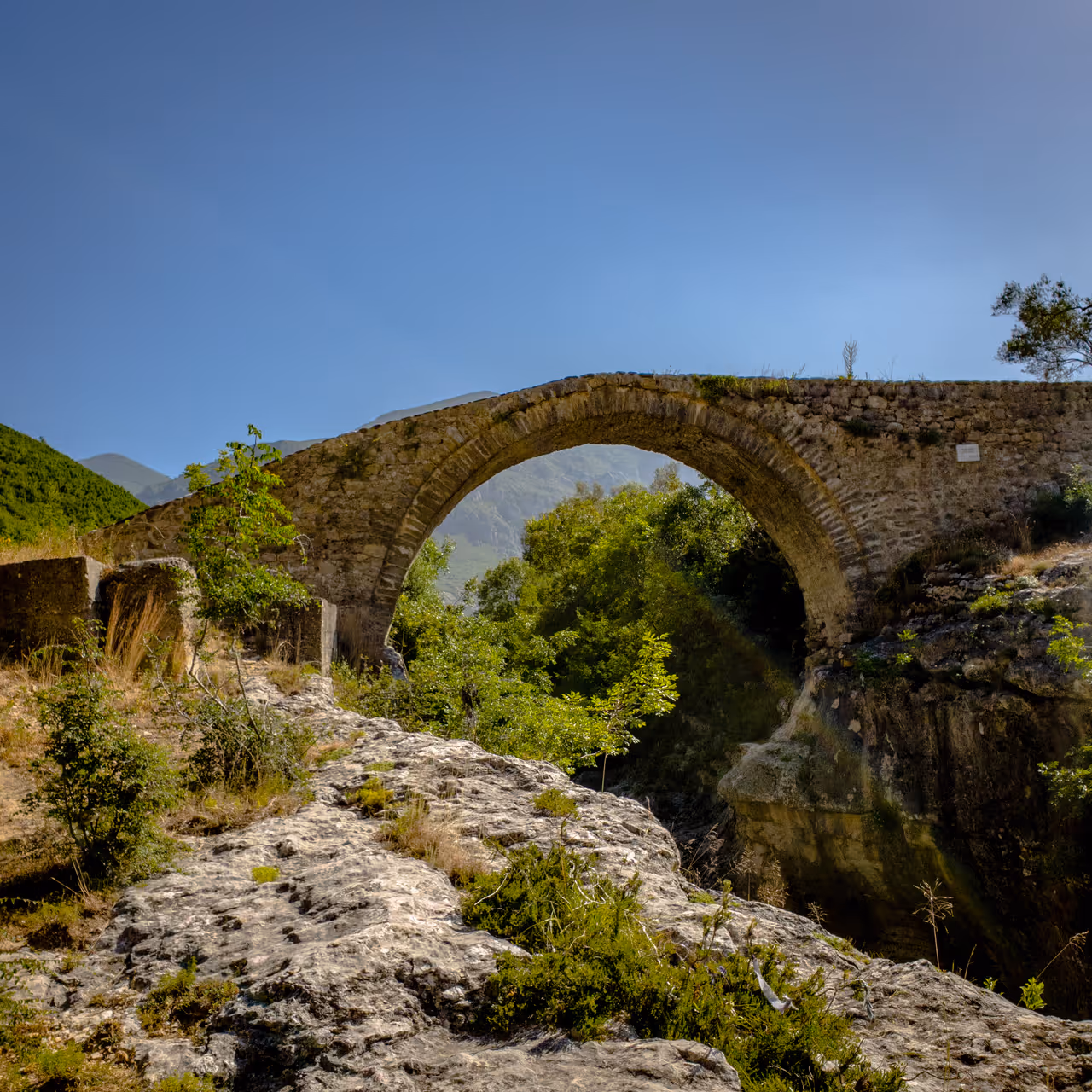 Tiranë bridge