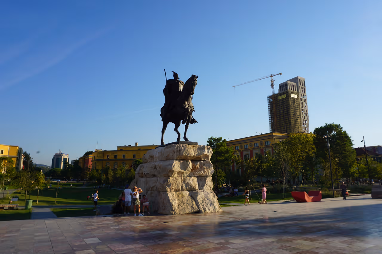 Skanderbeg Monument, Tirana