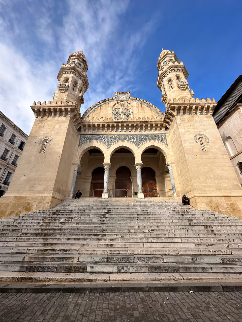 Explore the ketchaoua mosque in Algiers