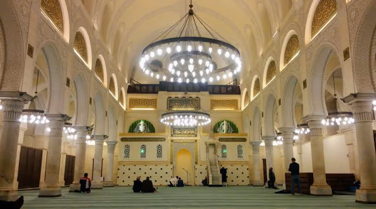 Explore the ketchaoua mosque in Algiers