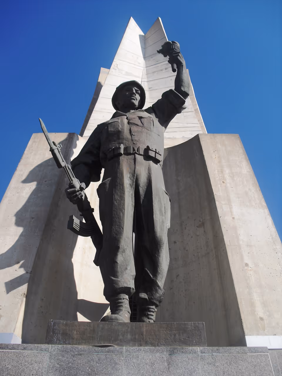 Martyrs' memorial in Algiers