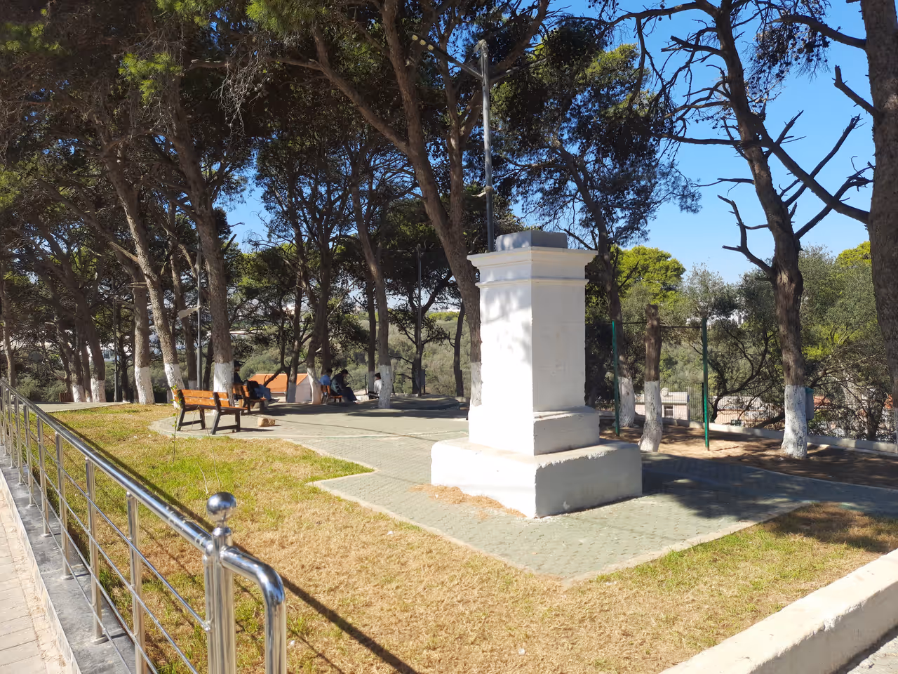 Squares in algiers