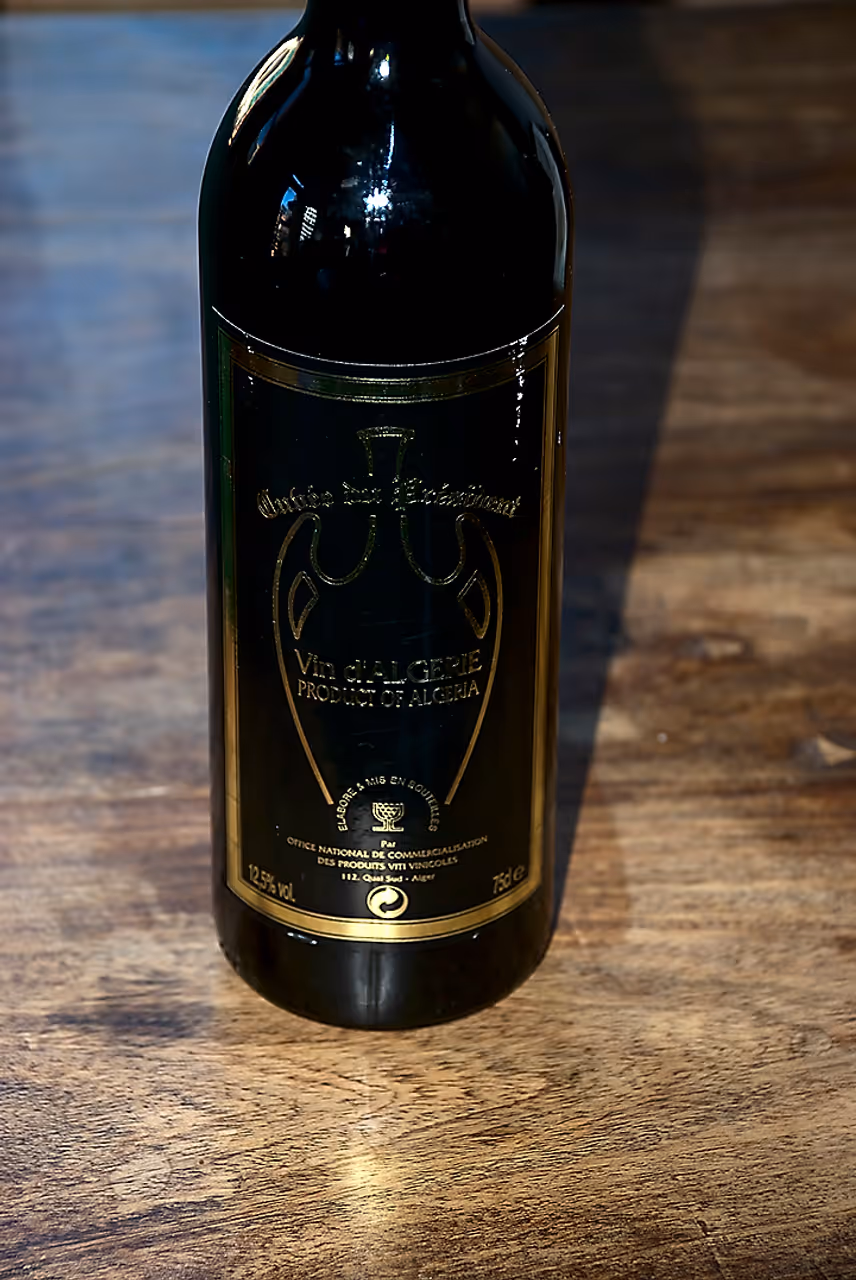 Algerian red wine food in Algiers