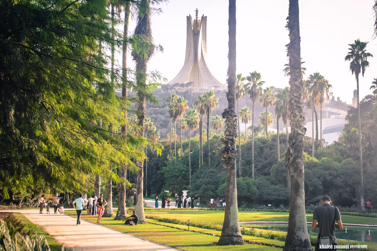 Explore the jardin d'essai du hamma in Algiers