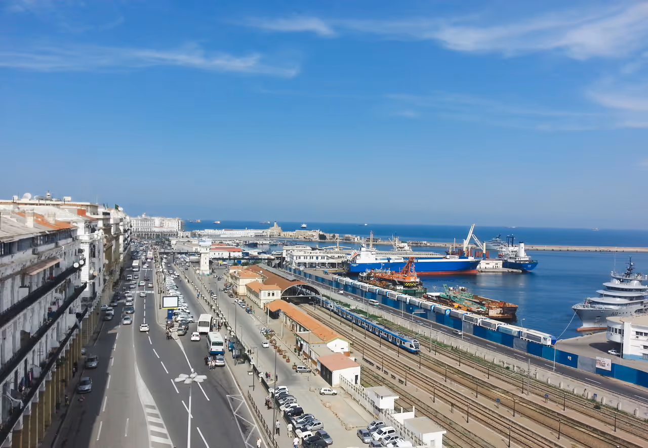 Haussmannian seafront walk stroll in Algiers