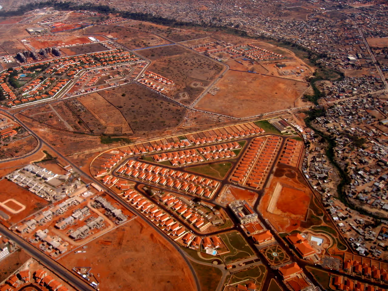 Explore NIGHTLIFE in Luanda