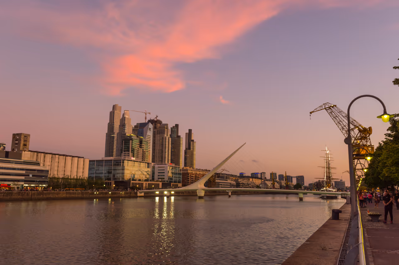 Women's bridge in Buenos aires