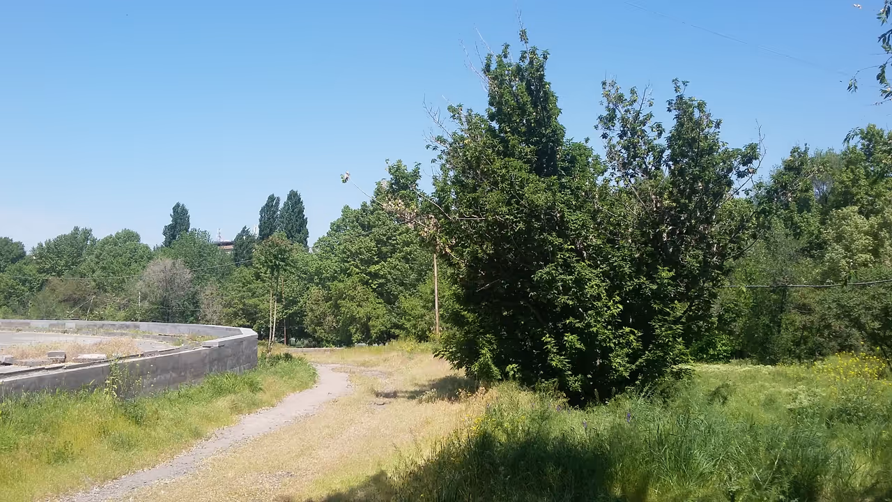 Cycling the circular park in Yerevan