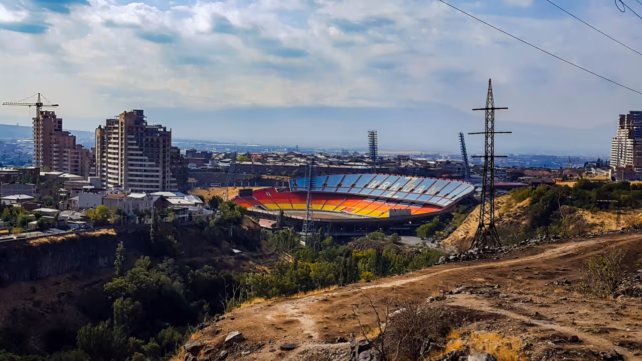 The hrazdan gorge trail cycling in Yerevan