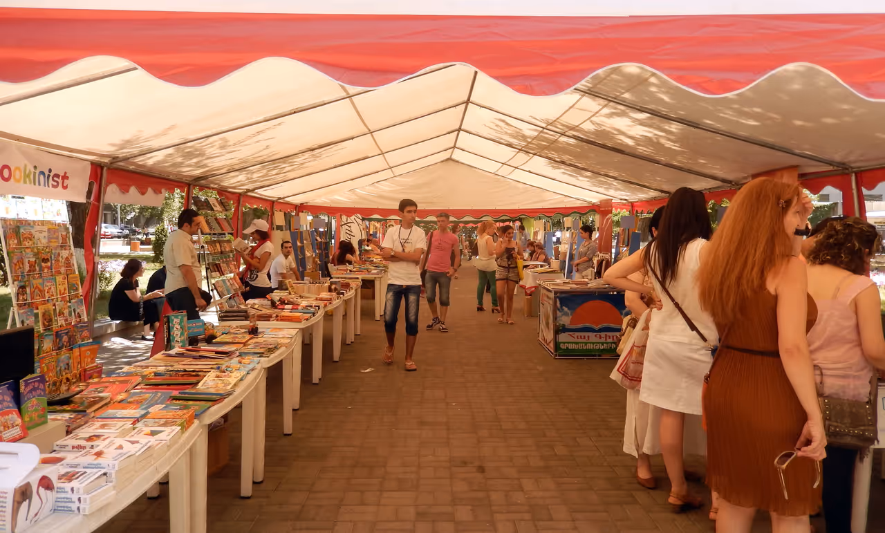 Vernissage market market in Yerevan