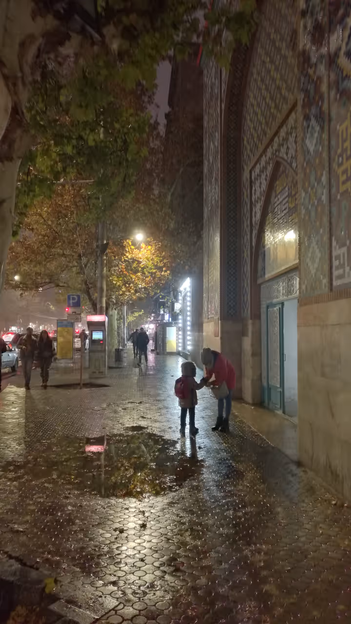Autumn harvest and perfect weather highlight in Yerevan