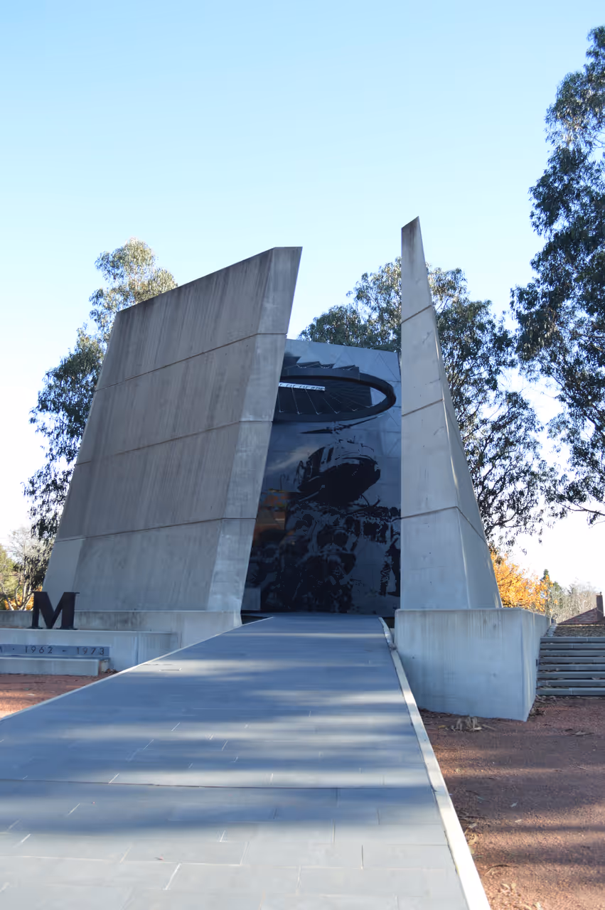 Anzac parade memorial walk tour in Canberra