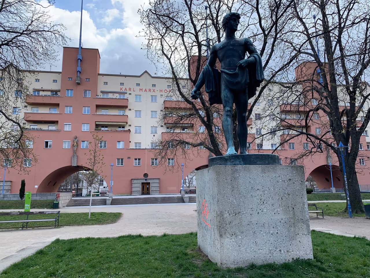 Karl-marx-hof in Vienna