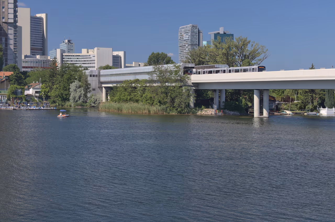 Danube island & old danube route cycling in Vienna