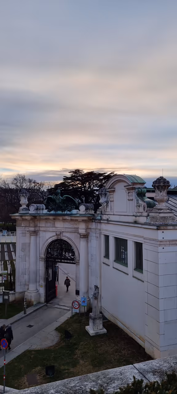 Burggarten gate frontside in Vienna