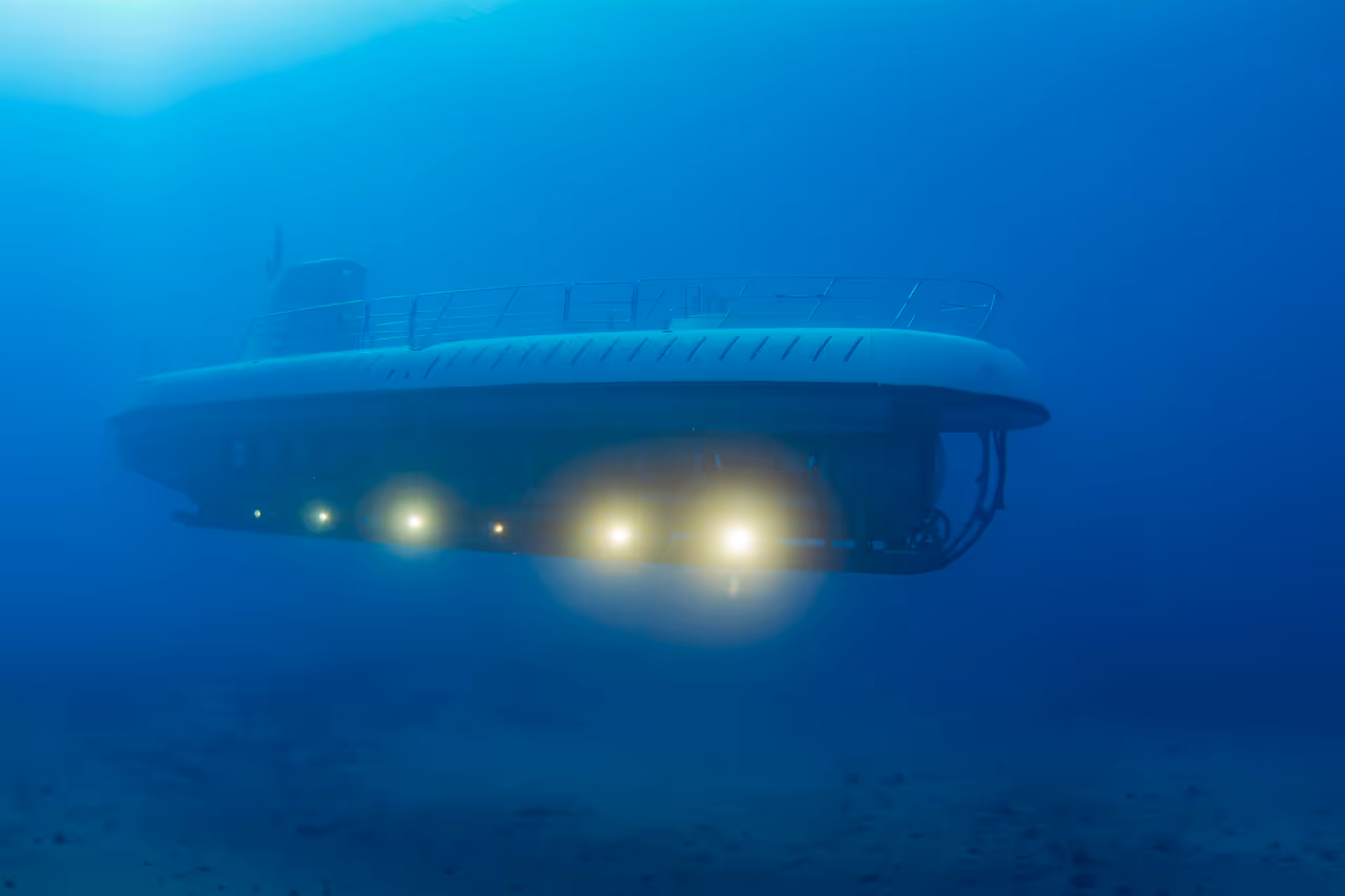 Atlantis submarine dives in Bridgetown