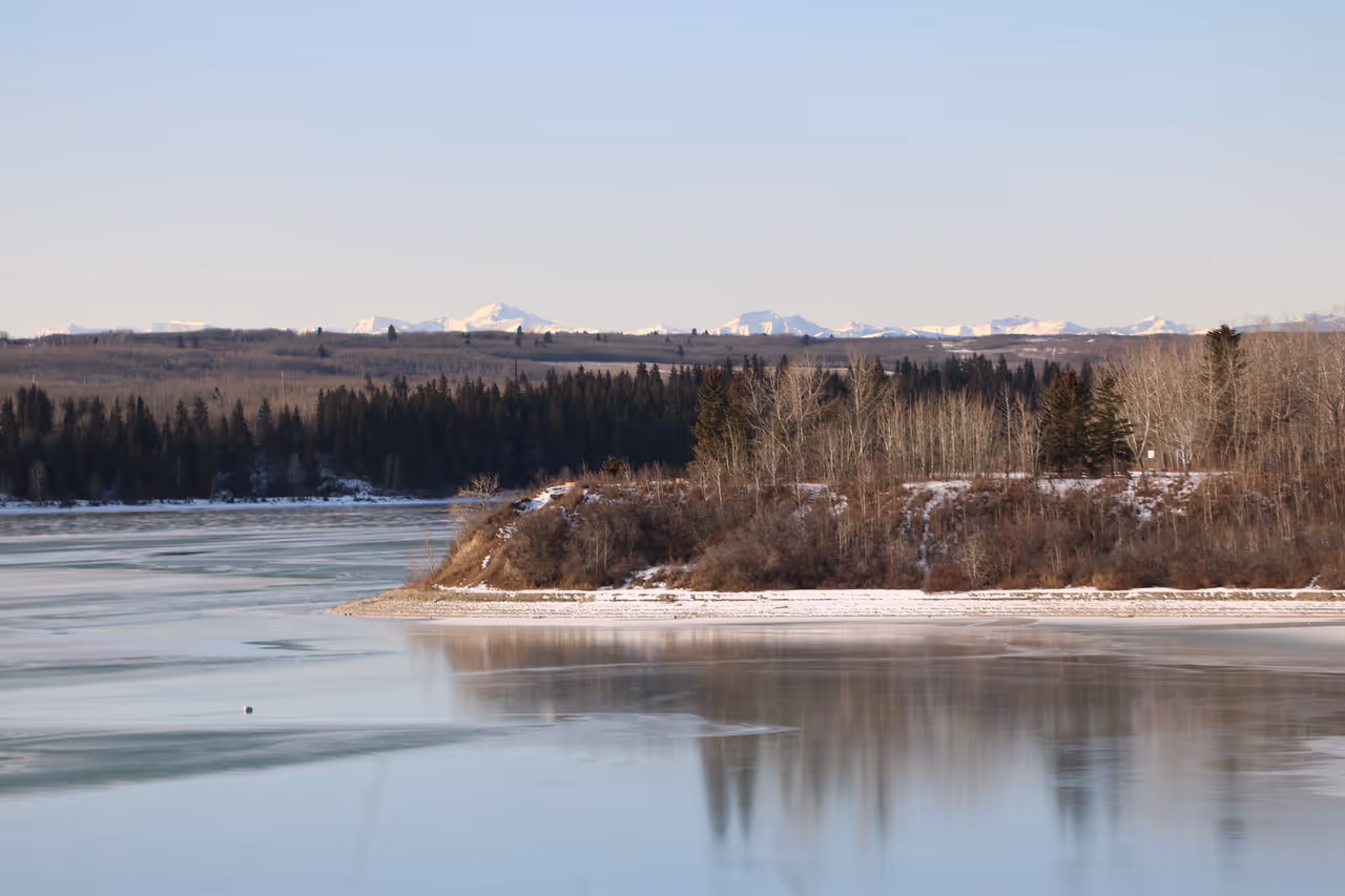 Glenmore reservoir loop cycling in Calgary