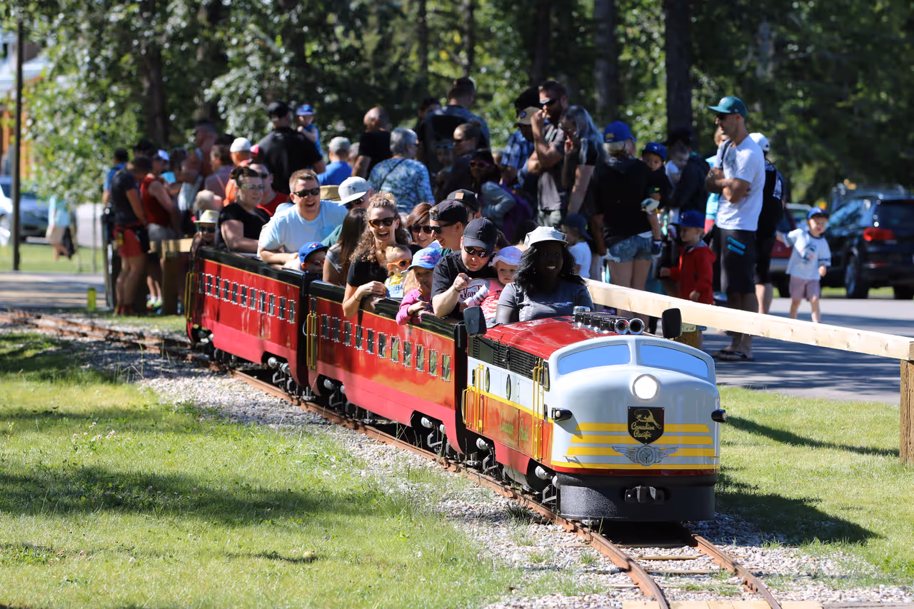 Miniature train at Bowness Park, in Calgary, Alberta (Canada).