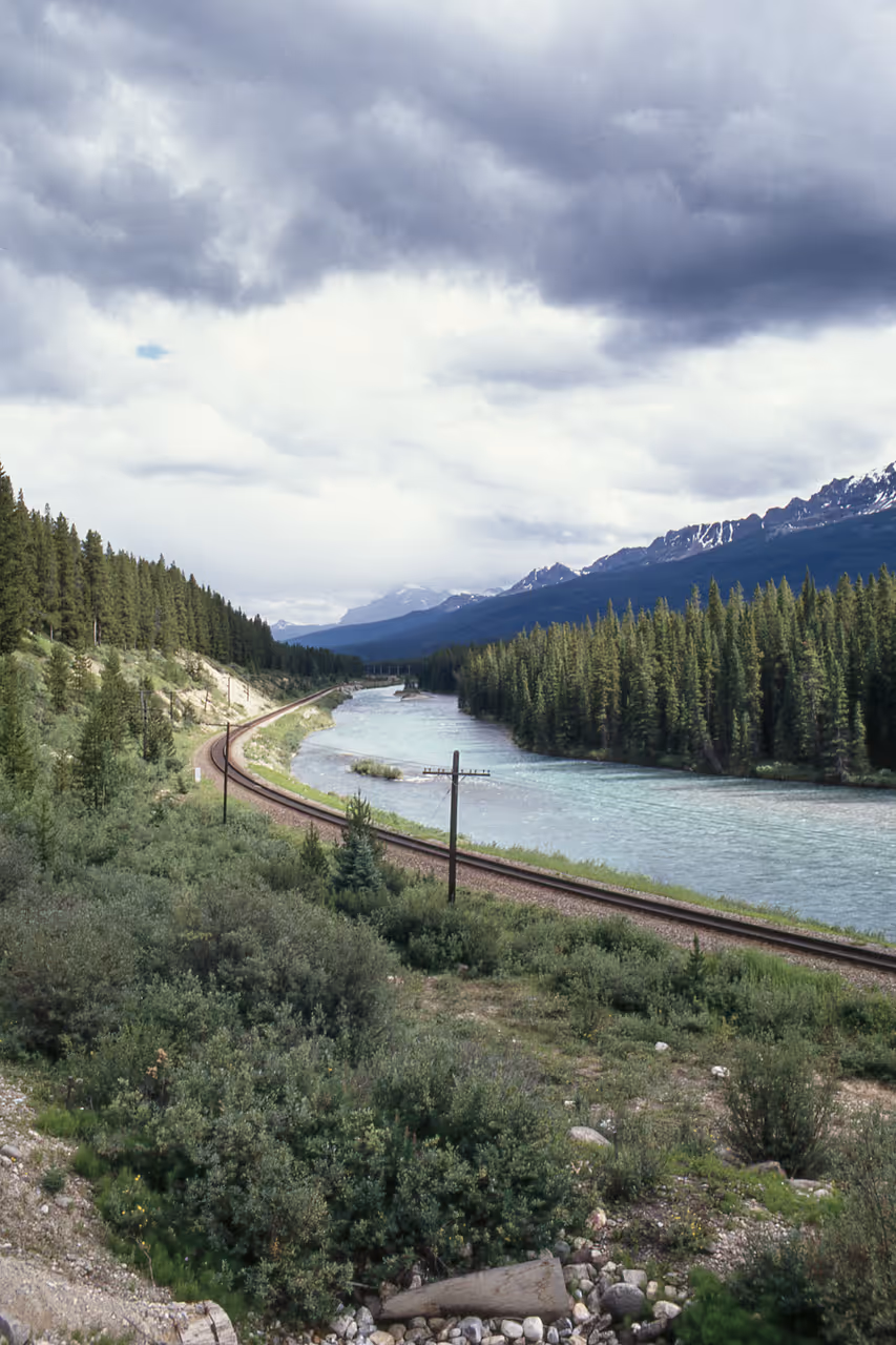 Prince's island to eau claire stroll in Calgary