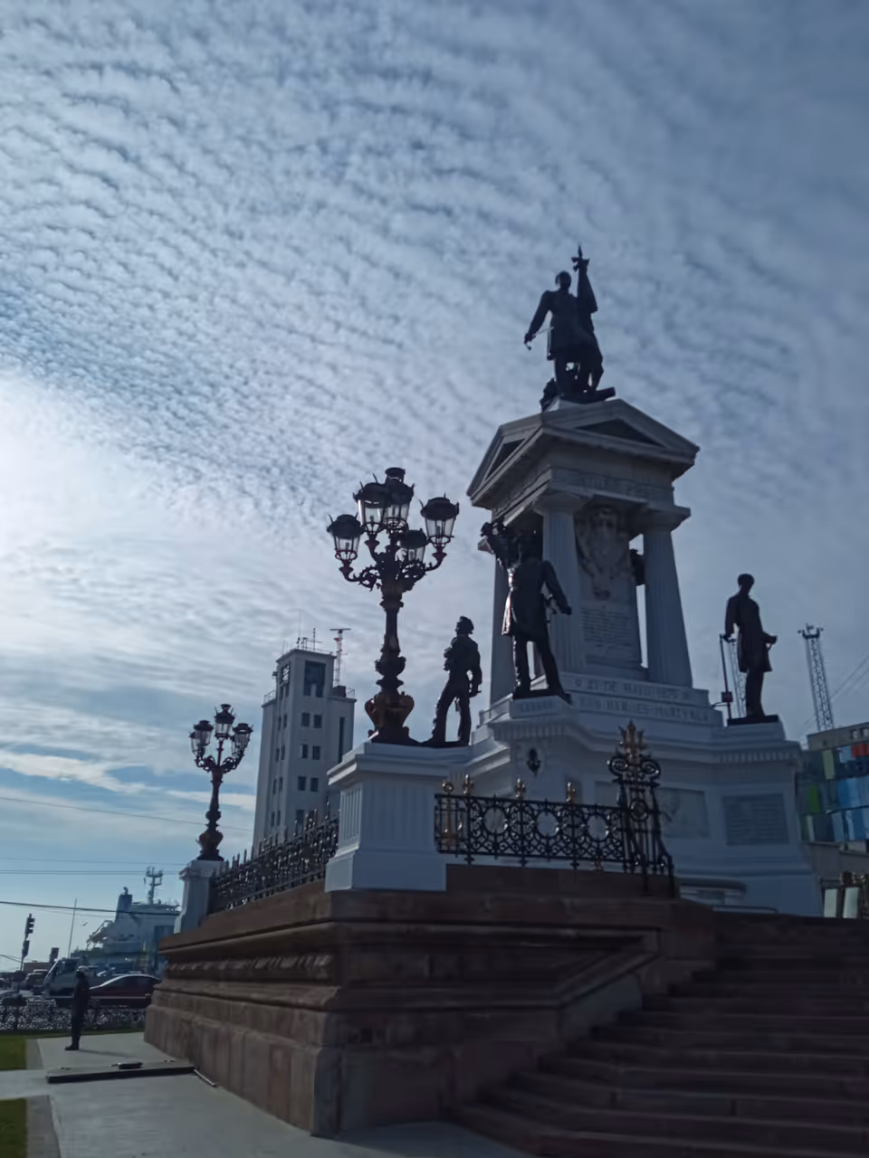 Plaza sotomayor in Valparaíso