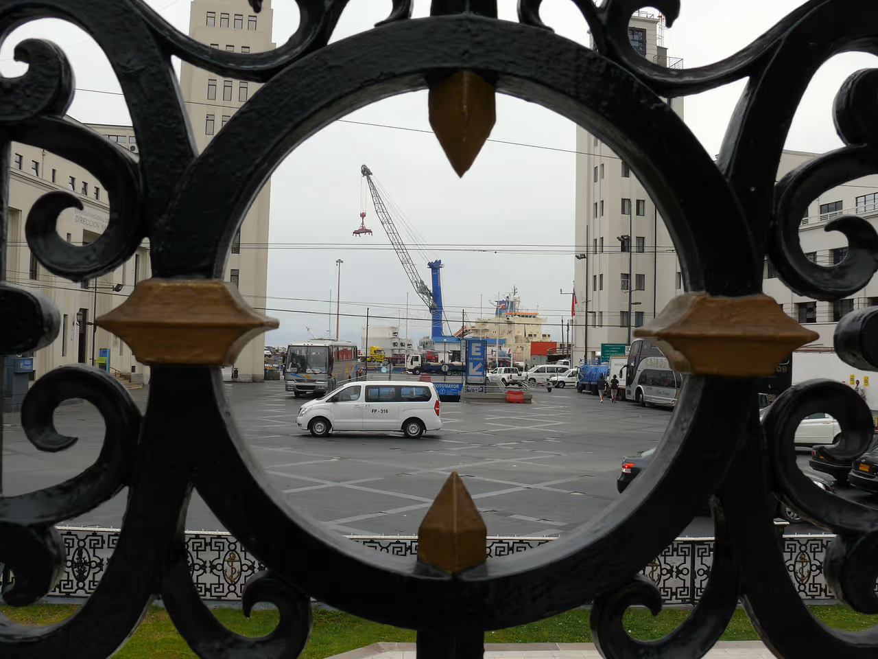 Plaza sotomayor in Valparaíso