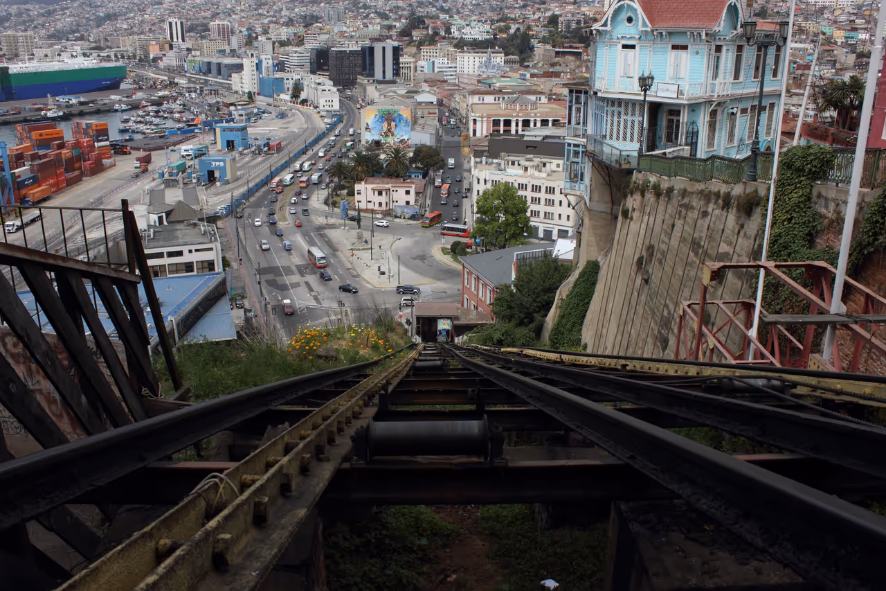 Ride the artillería elevator in Valparaíso