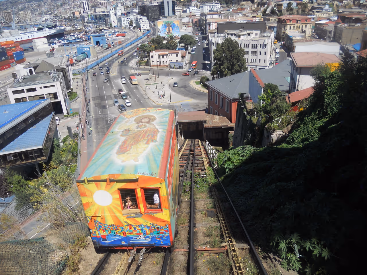 Ride the artillería elevator in Valparaíso
