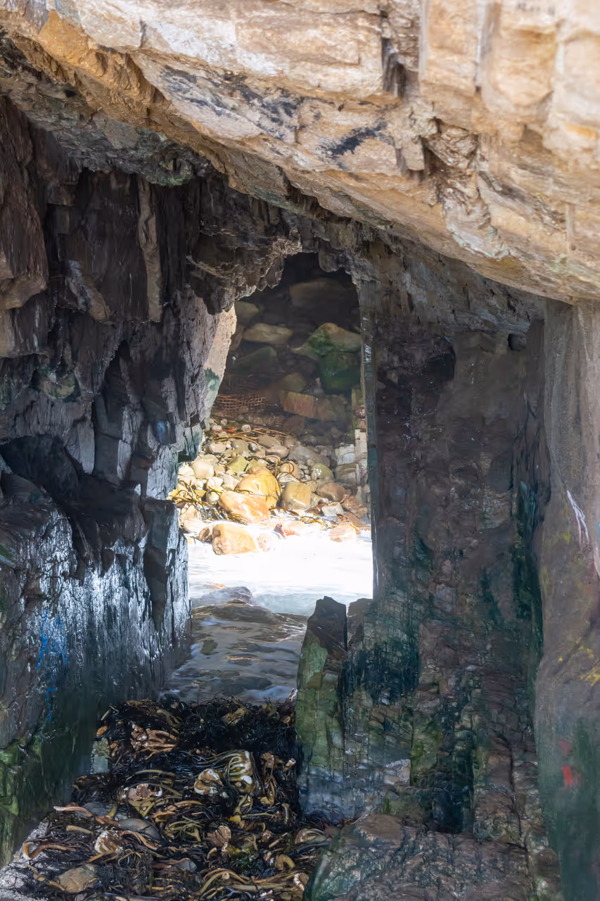 Pirate's cave in Valparaíso
