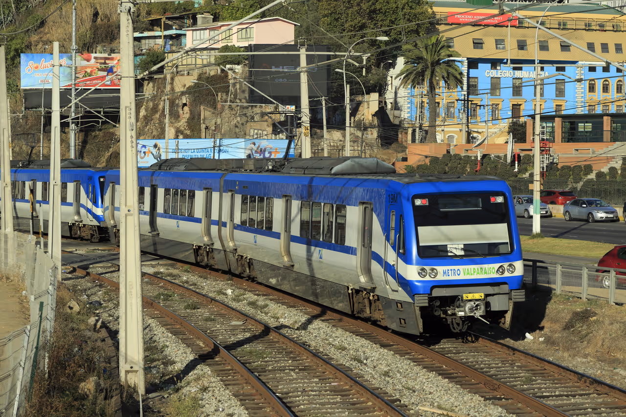 The slowest world train café in Valparaíso