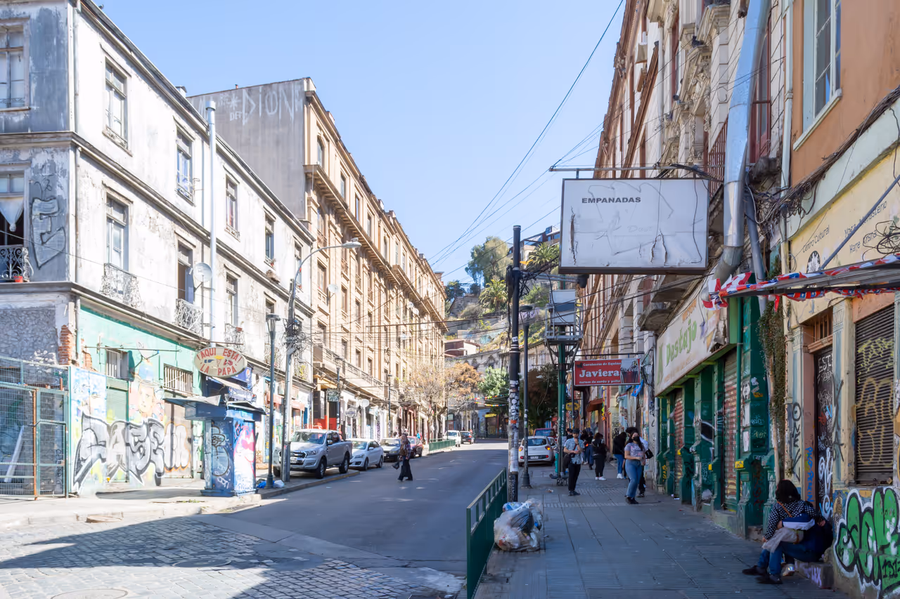 Explore NIGHTLIFE in Valparaíso