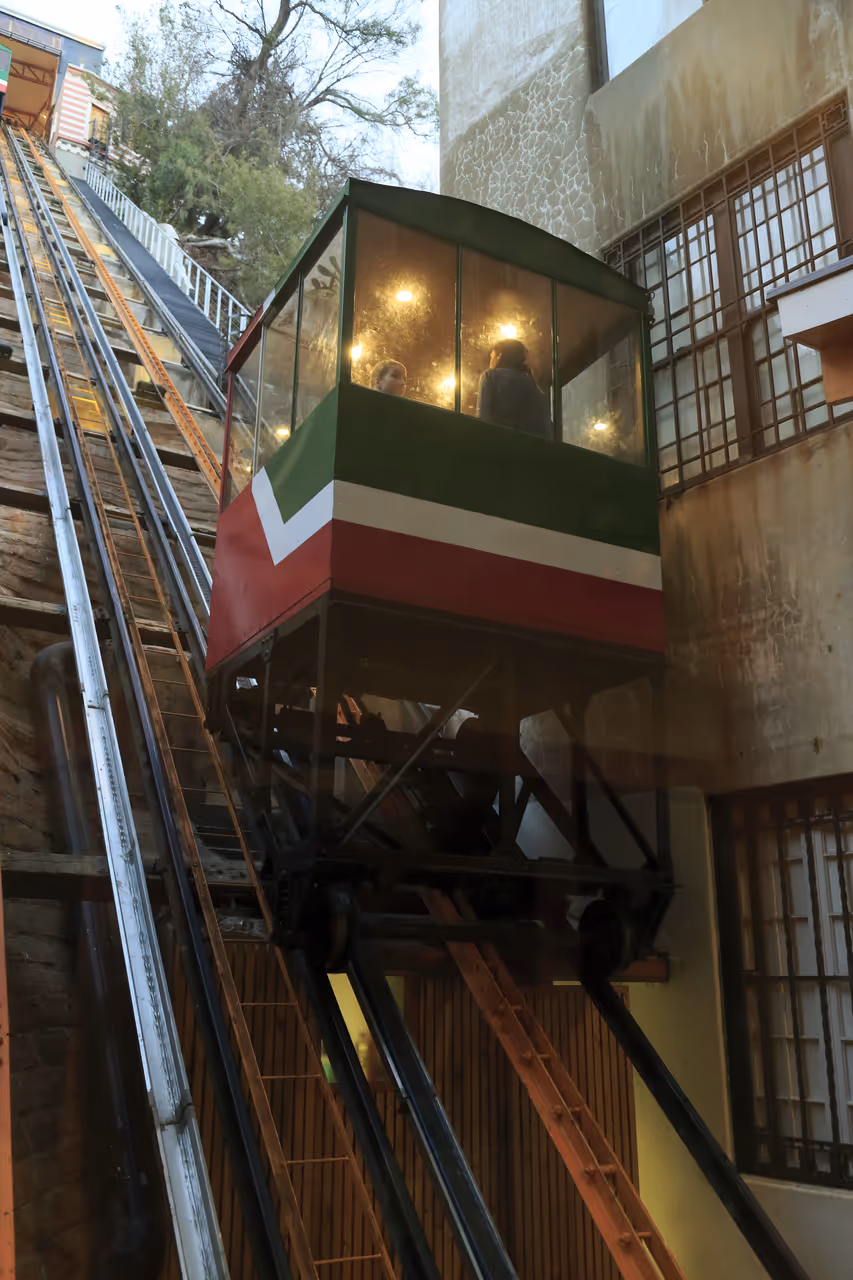 El peral funicular viewpoint in Valparaíso