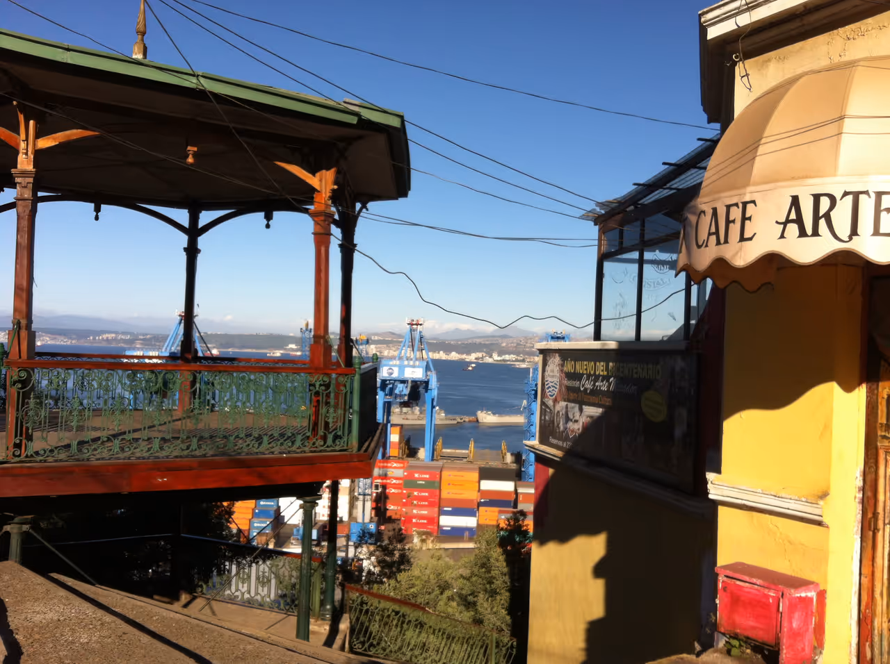 May 21st promenade in Valparaíso