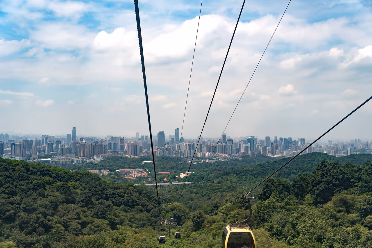 Hiking baiyun mountain trails in Guangzhou
