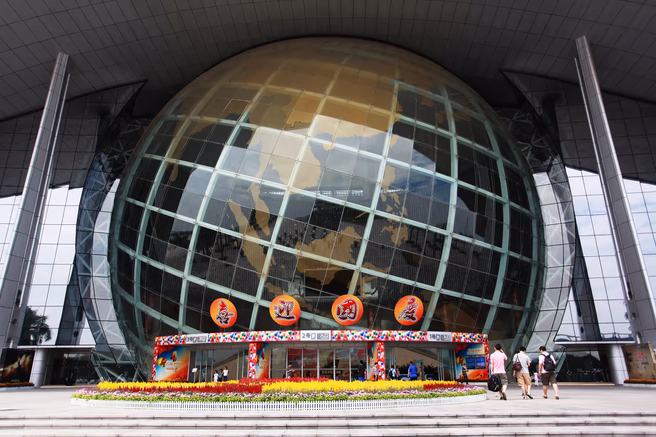 University town loop cycling in Guangzhou