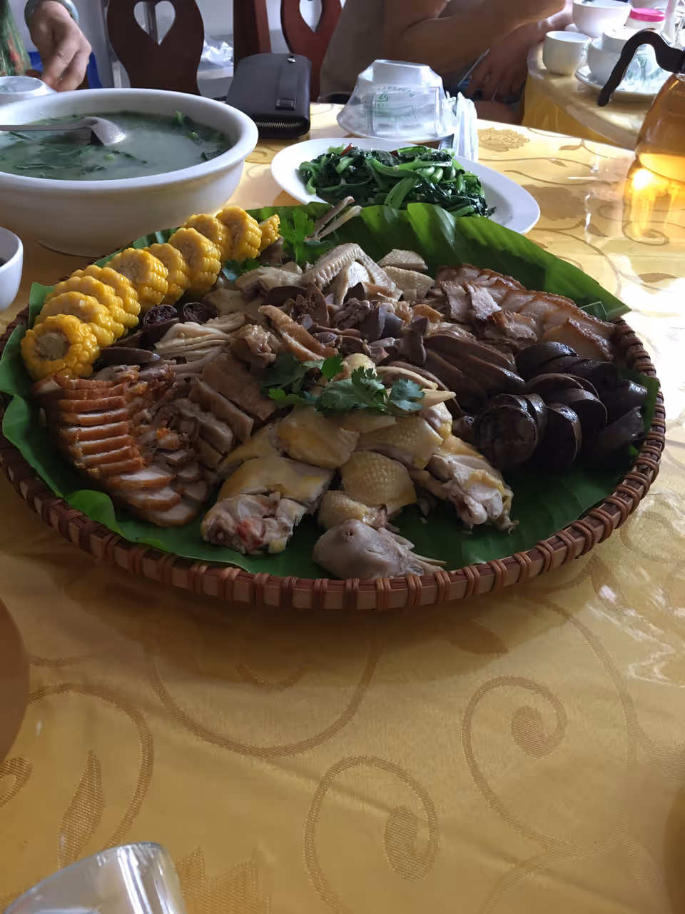 White cut chicken food in Guangzhou