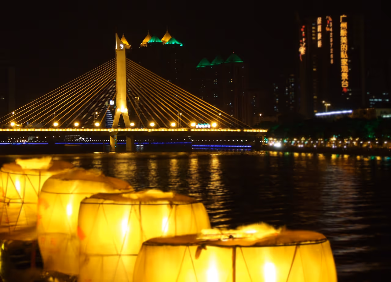 Pearl river night cruise in Guangzhou