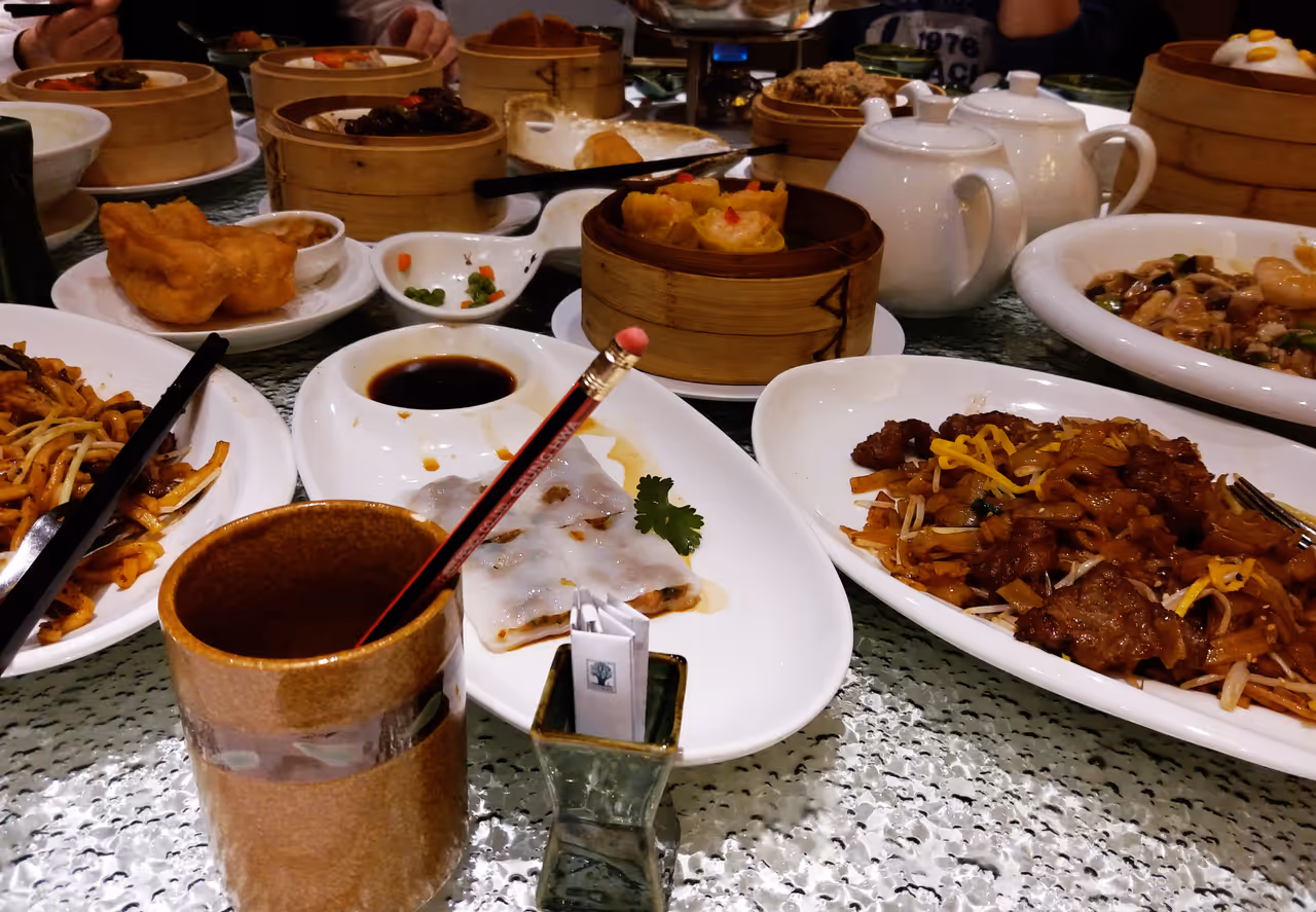 Yum cha morning routine in Guangzhou