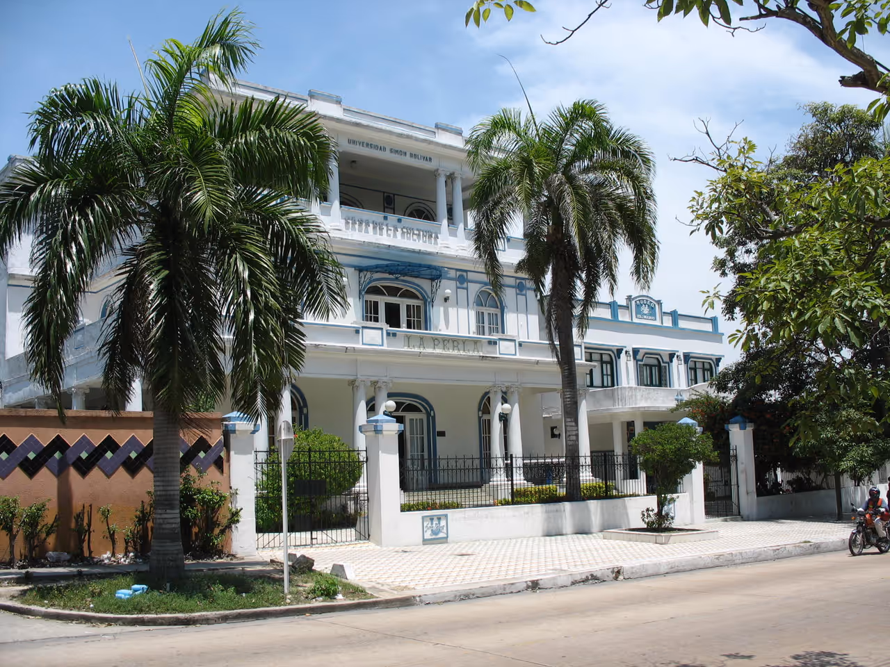A white house in Barranquilla