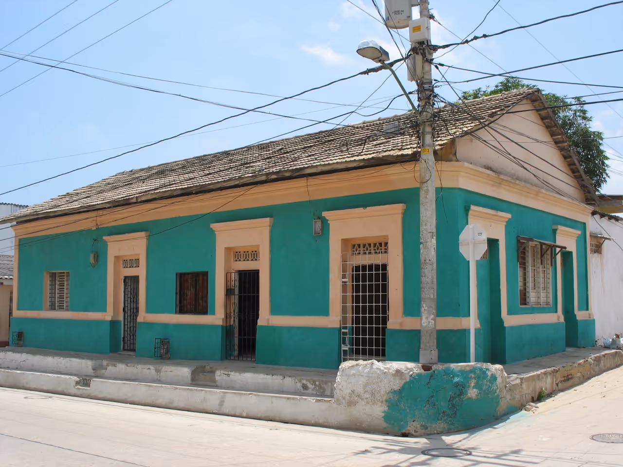 Barrio abajo colourful houses in Barranquilla