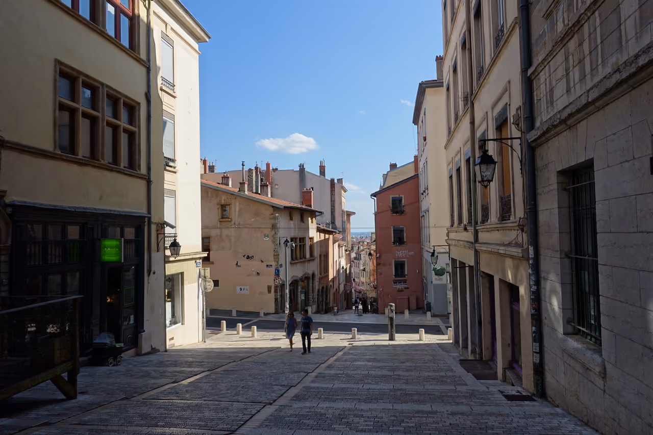 Climbing the montées, Lyon