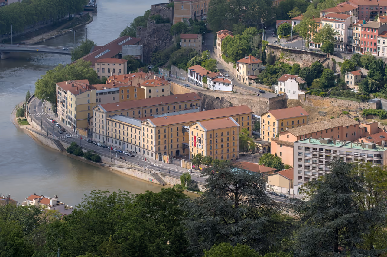 Saône banks to île barbe cycling, Lyon