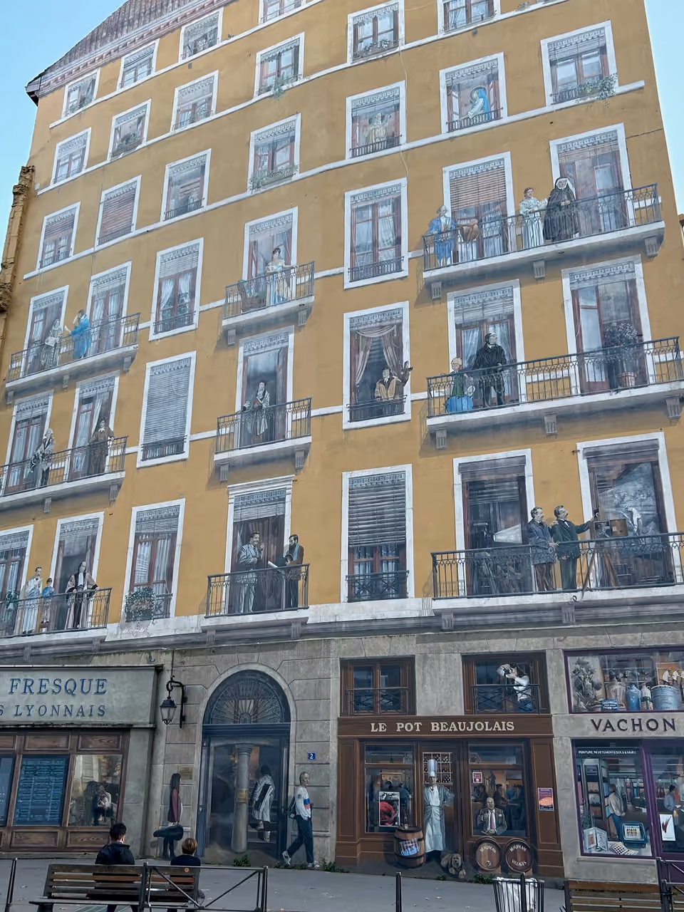 Fresque des Lyonnais trompe l'oeil mural painting on a building facade