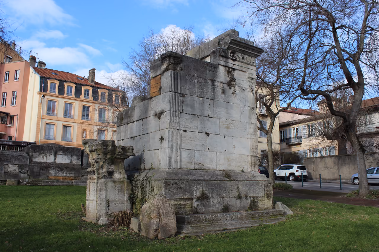 Explore SELF-GUIDED TOURS in Lyon