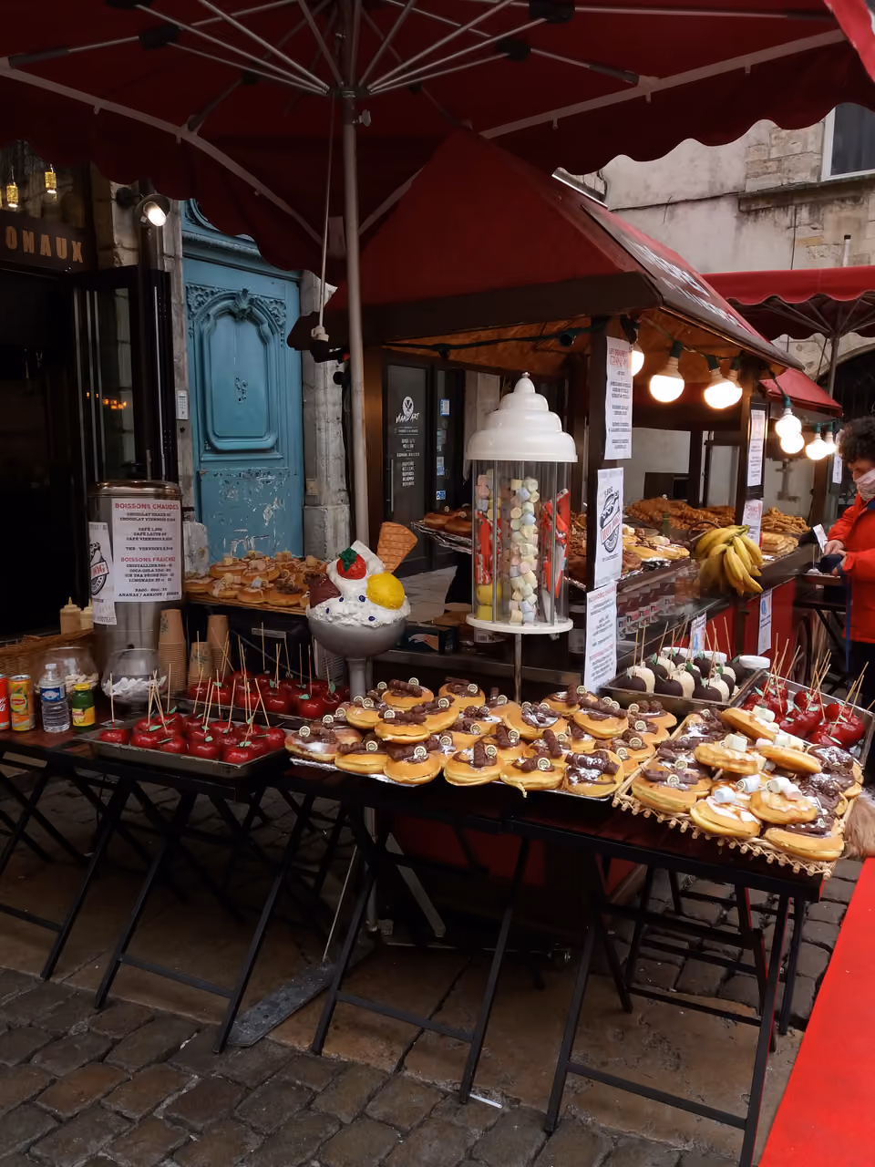 Renaissance vieux walk stroll, Lyon
