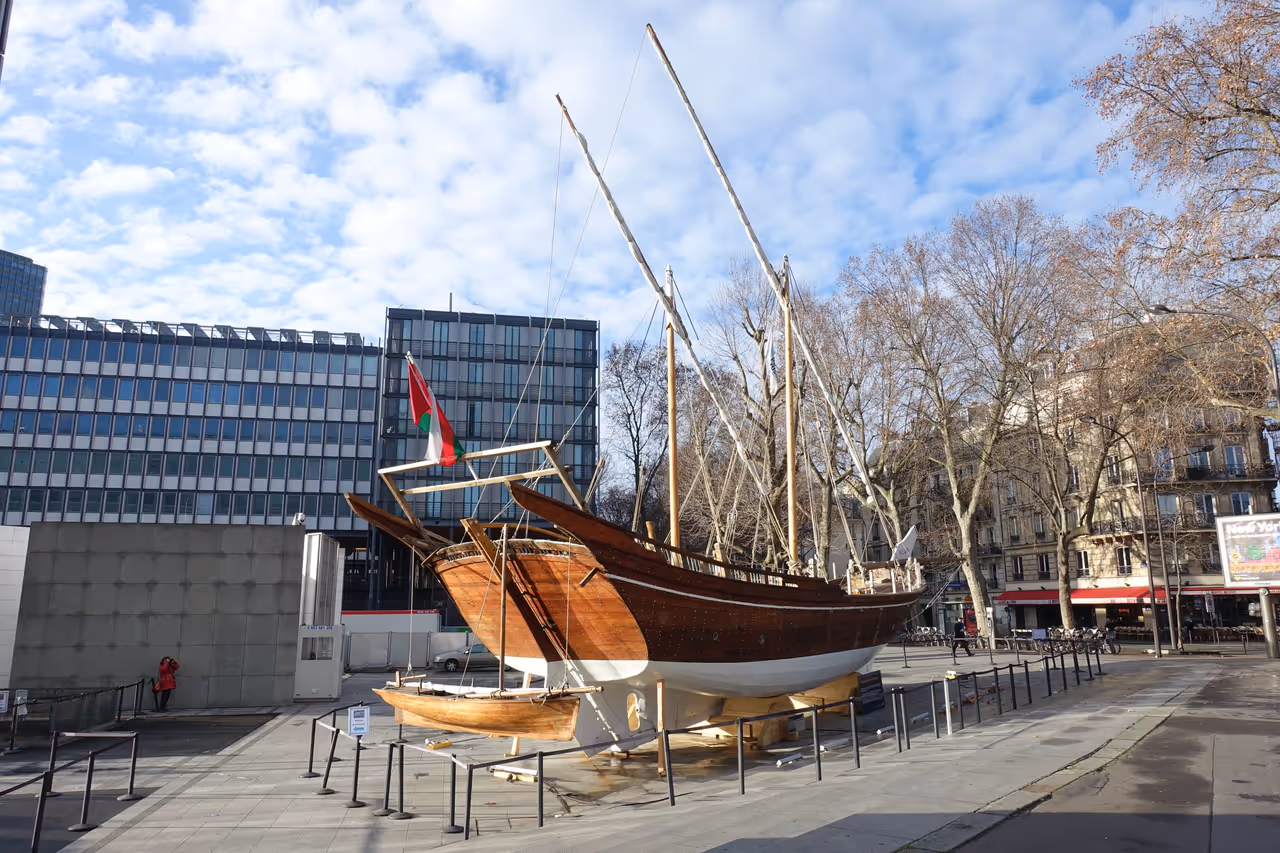 Oman boat "Nizwa" at the Arab world institute in Paris