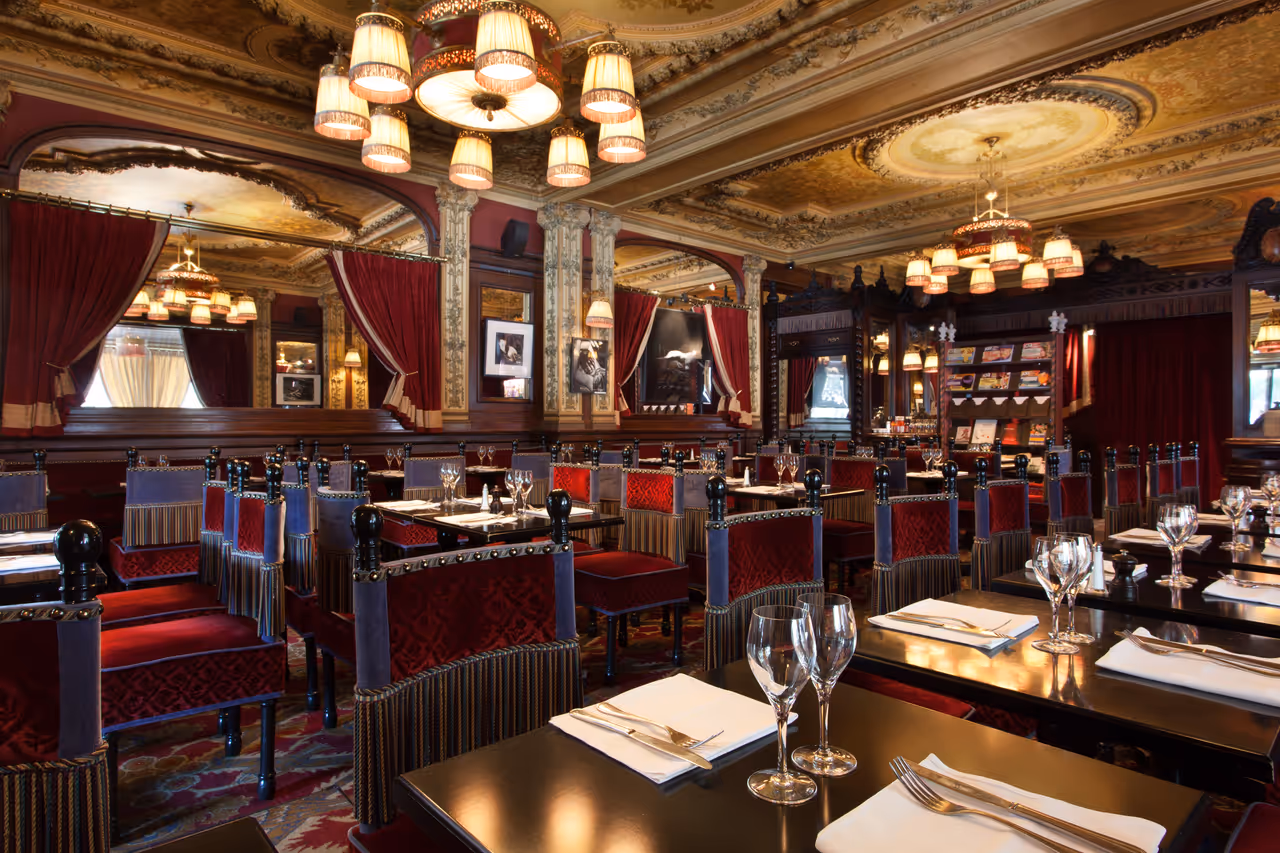 Main Hall in a restaurant, Paris