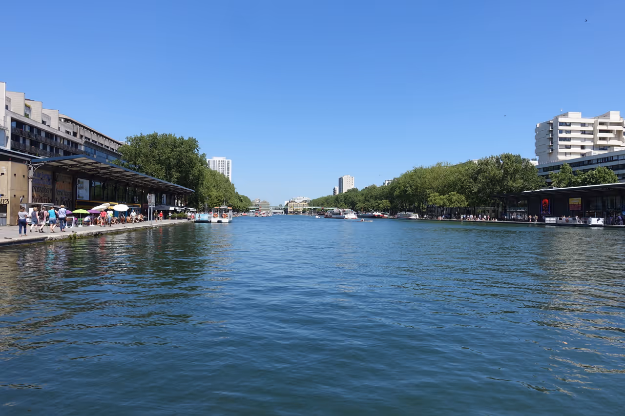 Canal de l'ourcq trail cycling in Paris