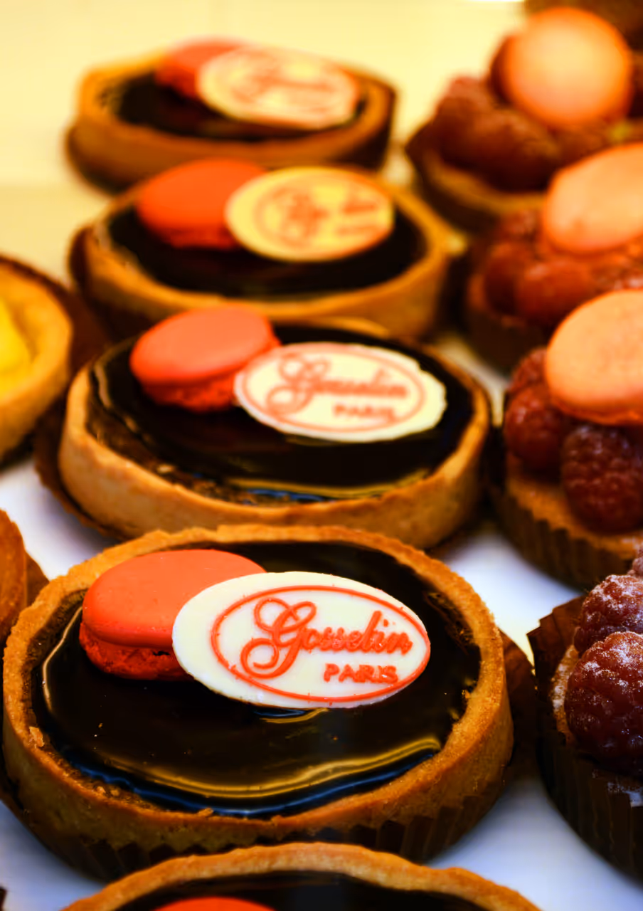 Macarons food in Paris