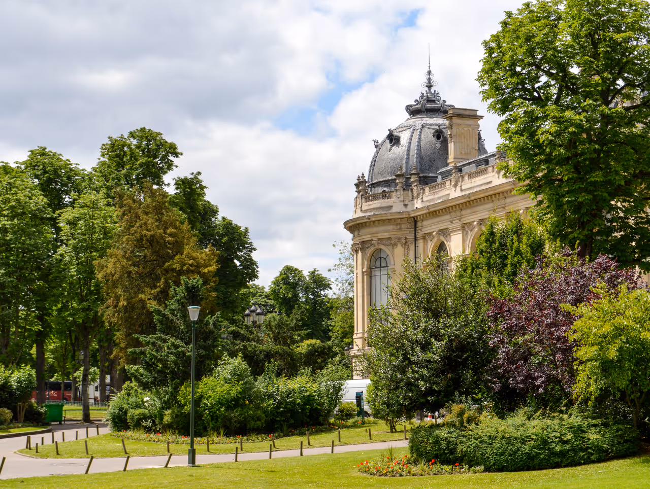 Visit the petit palais free activity in Paris